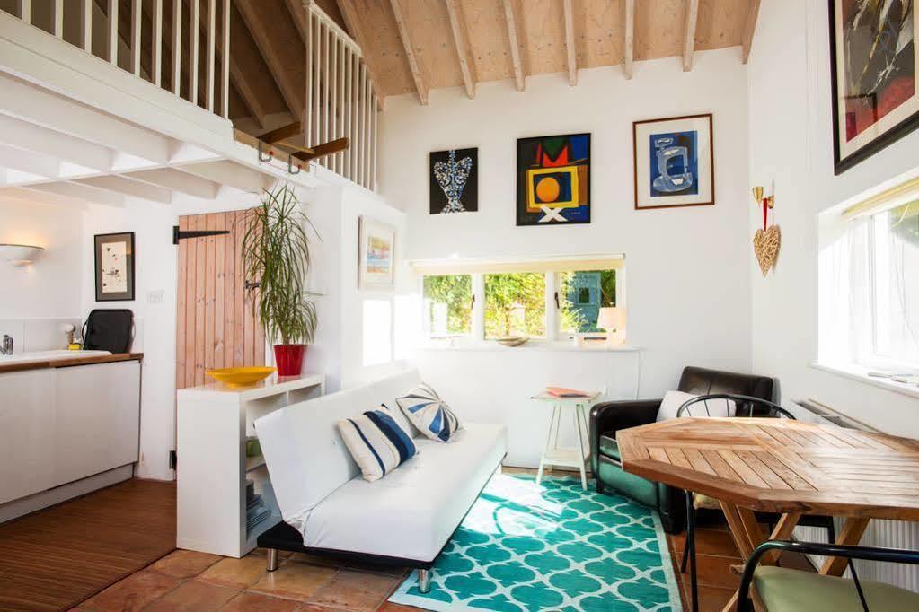 Unique Cottage Retreat ブライトン エクステリア 写真